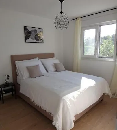 New For 4 Persons With Pool In Istria بيت للعطل لابين